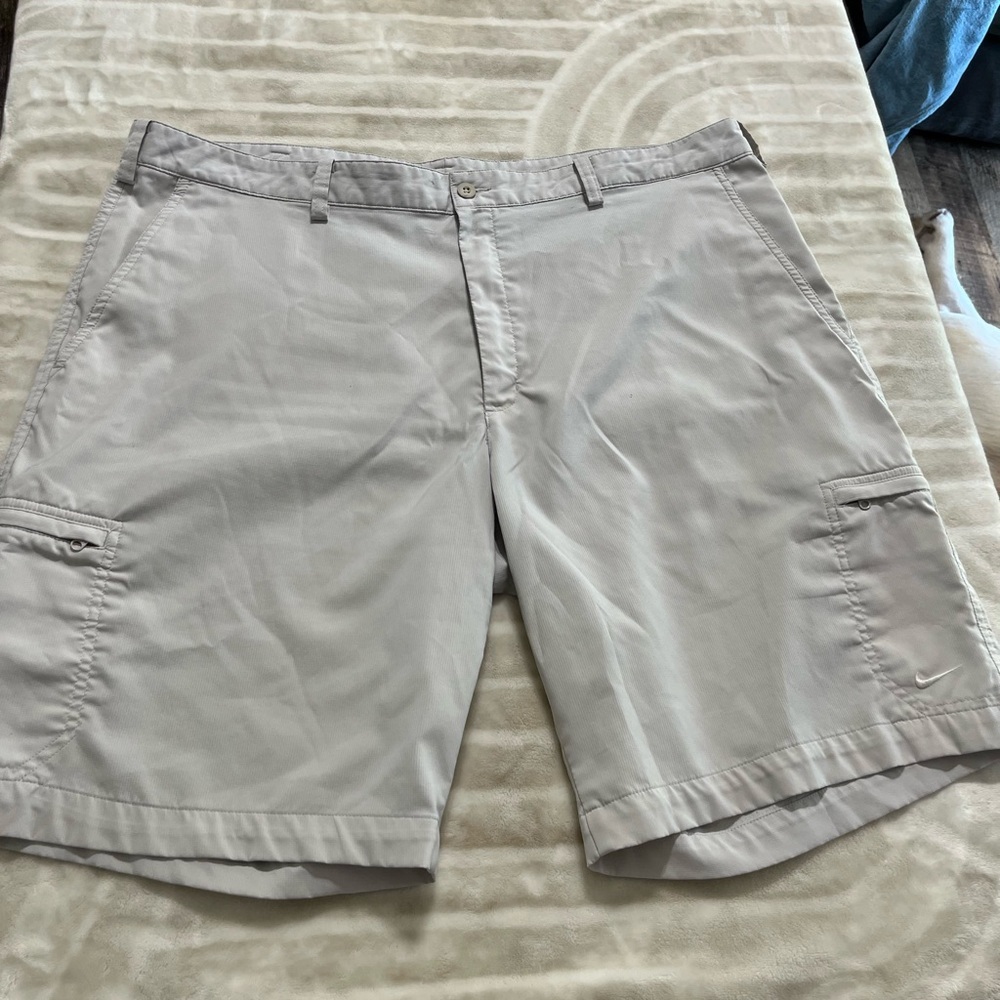 Nike Men's Tan Cargo Shorts 40